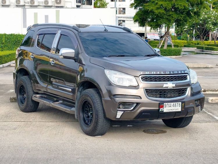 รถ Chevrolet Trailblazer 2.8 LTZ 4WD สี น้ำตาล