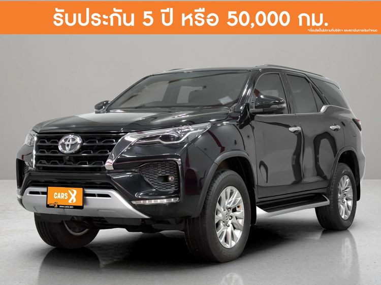 รถ Toyota Fortuner 2.4 V สี ดำ
