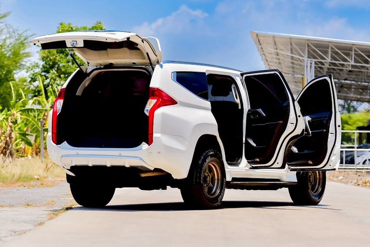 Mitsubishi Pajero Sport 2016 2.5 GT Utility-car เบนซิน ไม่ติดแก๊ส เกียร์อัตโนมัติ บรอนซ์ทอง รูปที่ 3