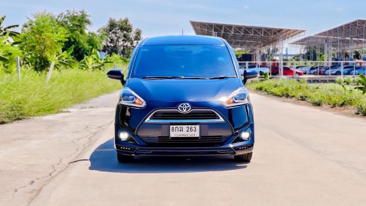 รถ Toyota Sienta 1.5 V สี ขาว