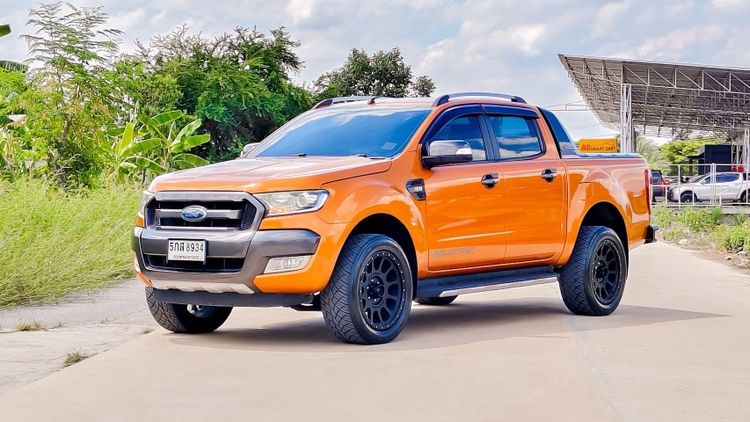 รถ Ford Ranger 2.2 Wildtrak สี ส้ม