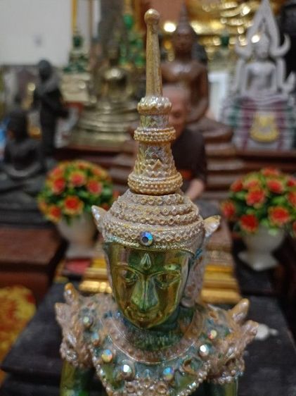 พระพุทธมหามณีรัตนปฏิมากร (พระแก้วมรกต) ทรงเครื่องฤดูร้อน รูปที่ 2