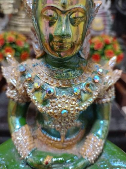 พระพุทธมหามณีรัตนปฏิมากร (พระแก้วมรกต) ทรงเครื่องฤดูร้อน รูปที่ 3