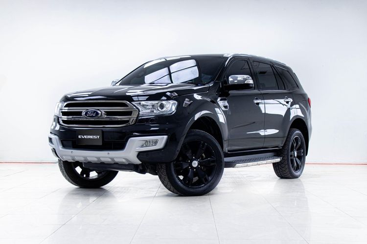 รถ Ford Everest 2.2 Titanium Plus สี ดำ