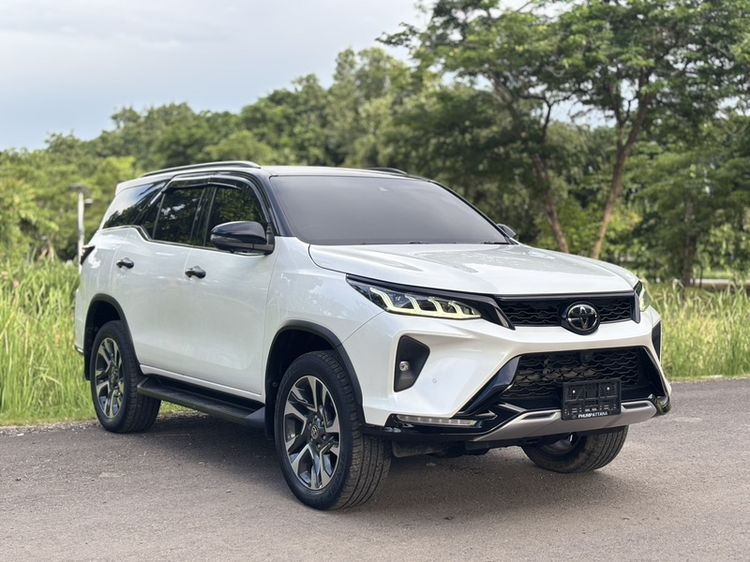 Toyota Fortuner 2022 2.4 LEGENDER 4WD AT Utility-car ดีเซล ไม่ติดแก๊ส เกียร์อัตโนมัติ ขาว รูปที่ 2