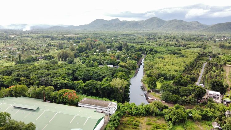 ถูกมาก ที่ดินใกล้แก่งกระจานติดถนนคอนกรีต 390,000 รูปที่ 2