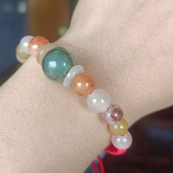 แท้100% กำไลหินหยก หลวงปู่ศิลา สิริจันโท คละสี สายเชือกถักปรับระดับได้ สร้อยข้อมือมงคล เสริมดวง เรียกทรัพย์ พลิกชีวิตมีทั้งด้ายสีแดงและด้ายสีเขียวระบุสีได้ รูปที่ 6