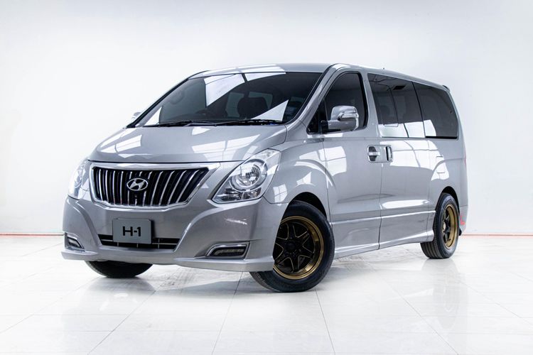 รถ Hyundai H-1  2.5 Deluxe สี เทา
