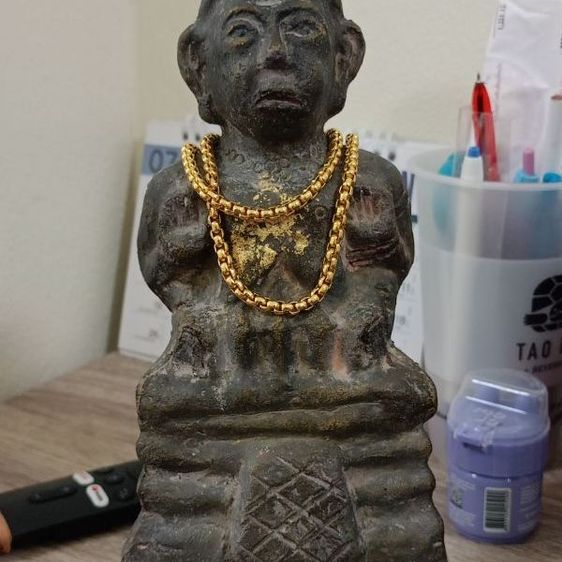 กุมารทองหลวงพ่อเต๋ คงทอง รุ่นแรก "Kumār thxng h̄lwng ph̀x tě rùn1 pī2485Kumarn Thong by Luang Phor Tae, 1st Edition, Year B.E. 2485 (1942)."
