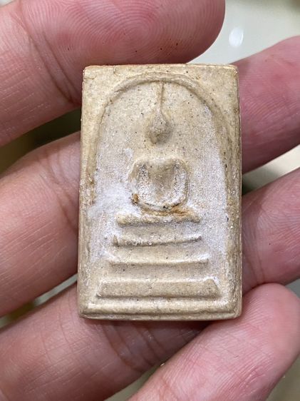 สมเด็จ 100 ปี วัดระฆัง พิมพ์เส้นด้ายลึก พร้อมประกาศนียบัตรรับรองพระแท้ เซียน 100 ปี ( พระมีซ่อม )
