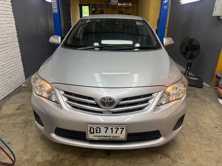 รถ Toyota Altis 1.8 E สี เทา