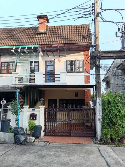 ไม่มี บ้านทาวเฮ้าส์เปล่าให้เช่าพร้อมเข้าอยู่ ซอย ลาดพร้าว 80 แยก 14 เดือนละ 11,000 ติดต่อ คุณวี 0979693803