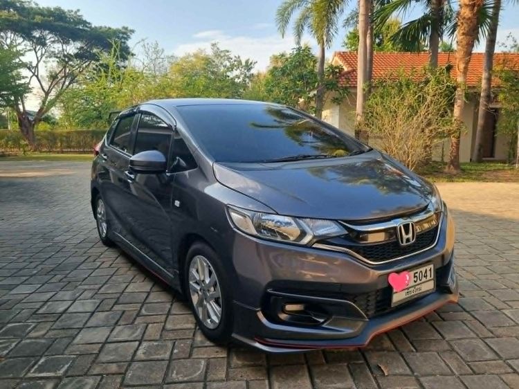 รถ Honda Jazz 1.5 V+ สี เทา