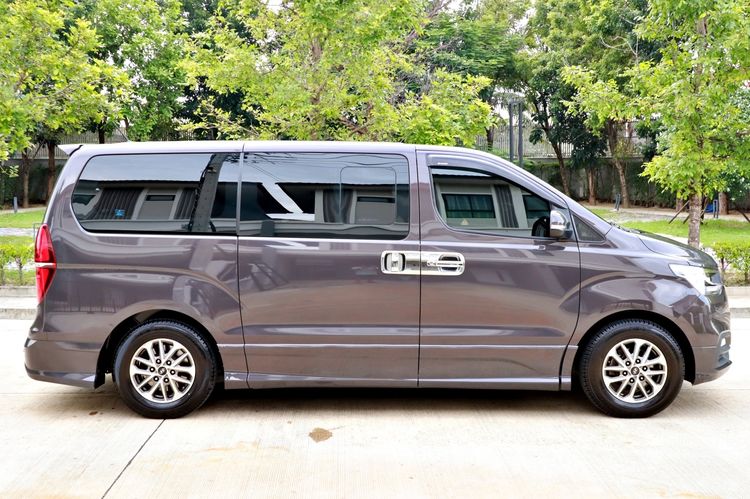 Hyundai H-1  2020 2.5 Elite Van ดีเซล ไม่ติดแก๊ส เกียร์อัตโนมัติ น้ำตาล รูปที่ 4