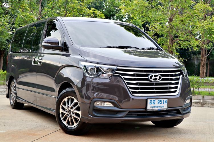 Hyundai H-1 2020 2.5 Elite Van ดีเซล ไม่ติดแก๊ส เกียร์อัตโนมัติ น้ำตาล รูปที่ 2