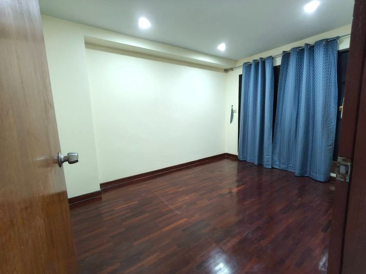 ขาย เช่าห้องชุดสำนักงาน หรือห้องพัก The green place ซ.บางนาตราด 32 เข้าซอย 100 ม. คอนโดอยู่ตรงข้ามเซ็นทรัลบางนา รูปที่ 4