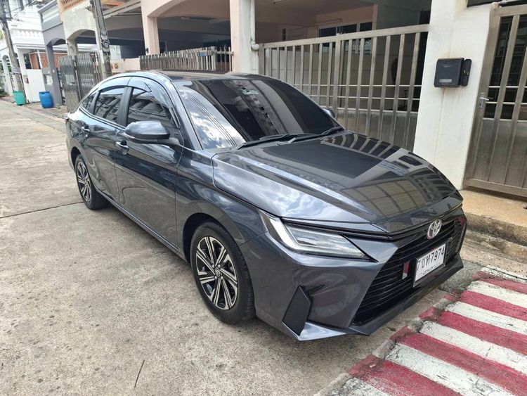 Toyota Yaris ATIV 2025 1.2 Smart Sedan เบนซิน เกียร์อัตโนมัติ เทา