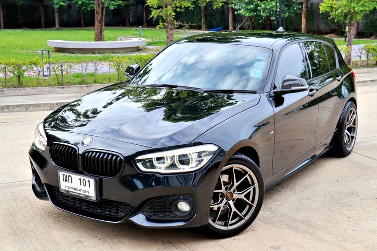 BMW Series 1 2017 118i Sedan เบนซิน ไม่ติดแก๊ส เกียร์อัตโนมัติ ดำ