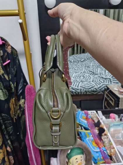 กระเป๋าทรงหมอนหนังแท้ซื้อได้สะพายได้ใหม่กริบซื้อมายังไม่ได้ใชหนังแท้ราคาเต็มซื้อมา 1,990 บาท้ รูปที่ 8