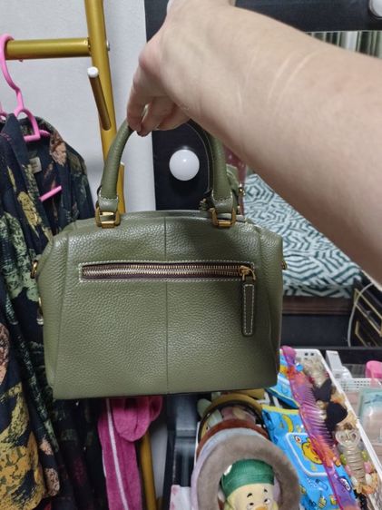 กระเป๋าทรงหมอนหนังแท้ซื้อได้สะพายได้ใหม่กริบซื้อมายังไม่ได้ใชหนังแท้ราคาเต็มซื้อมา 1,990 บาท้ รูปที่ 7