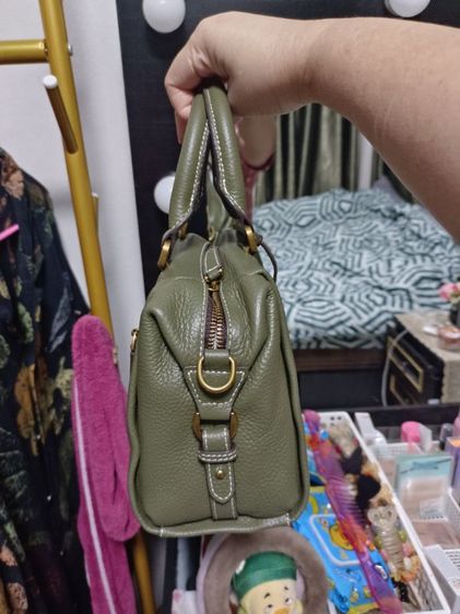 กระเป๋าทรงหมอนหนังแท้ซื้อได้สะพายได้ใหม่กริบซื้อมายังไม่ได้ใชหนังแท้ราคาเต็มซื้อมา 1,990 บาท้ รูปที่ 6