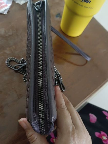กระเป๋าสตางค์ cropbody ได้มีสายโซ่มีช่องบัตรใส่แบงค์ใส่บัตรใส่โทรศัพท์ได้ทุกรุ่นเป็นหนังแกะสานนแท้ รูปที่ 4
