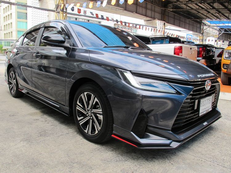 Toyota Yaris ATIV 2025 1.2 Premium Sedan เบนซิน ไม่ติดแก๊ส เกียร์อัตโนมัติ เทา รูปที่ 2