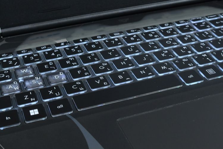 MSI CYBORG 15 Core 7 240H.RTX5060 RAM16.1TB รูปที่ 4