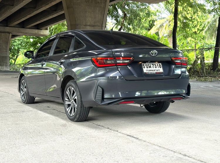 Toyota Yaris ATIV 2024 1.2 Smart Sedan เบนซิน ไม่ติดแก๊ส เกียร์อัตโนมัติ เทา รูปที่ 4