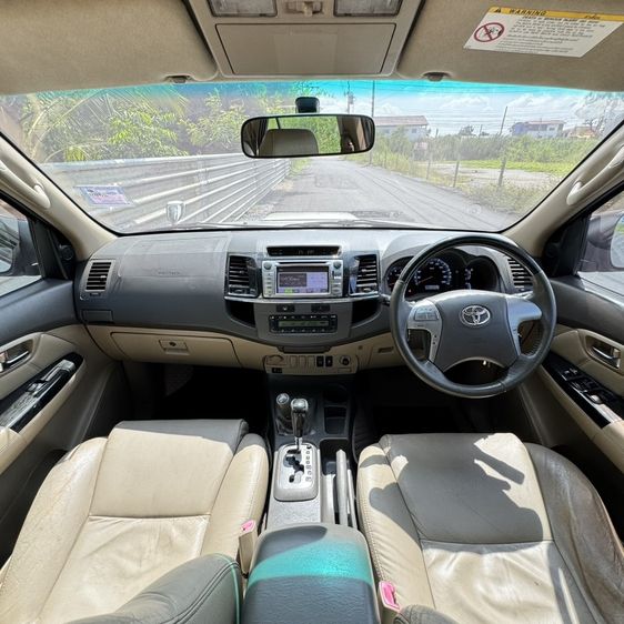 Toyota Fortuner 2012 3.0 V 4WD Utility-car ดีเซล ไม่ติดแก๊ส เกียร์อัตโนมัติ บรอนซ์เงิน รูปที่ 4