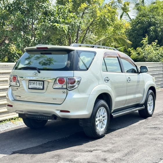 Toyota Fortuner 2012 3.0 V 4WD Utility-car ดีเซล ไม่ติดแก๊ส เกียร์อัตโนมัติ บรอนซ์เงิน รูปที่ 2