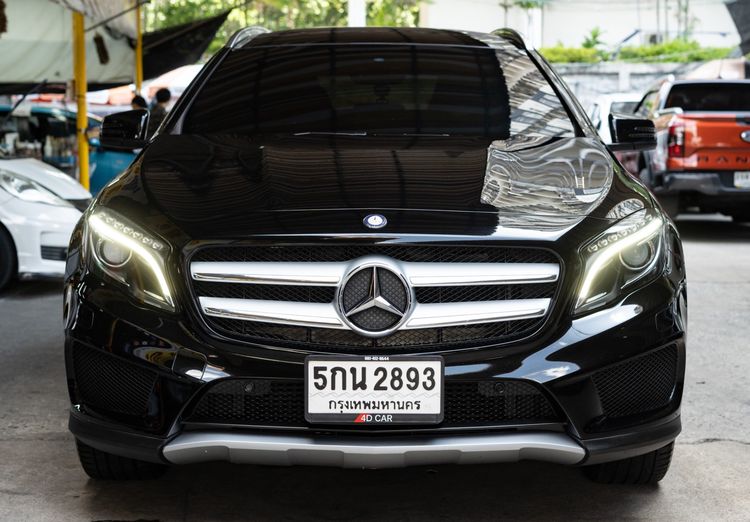 รถ Mercedes-Benz GLA-Class GLA250 สี ดำ