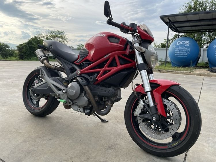 Ducati Monster 696