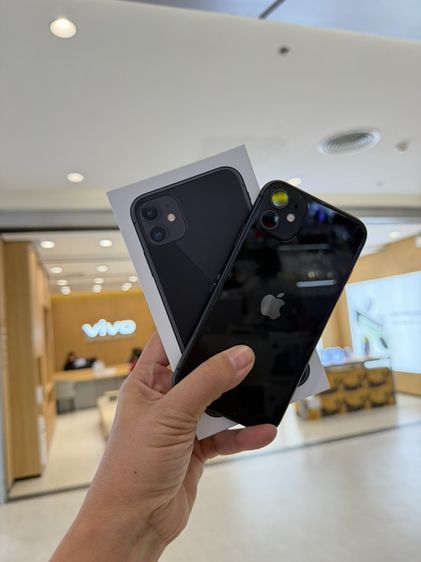 64 GB iPhone 11 สีดำ 64 วางดาวน์ 1500 บาท