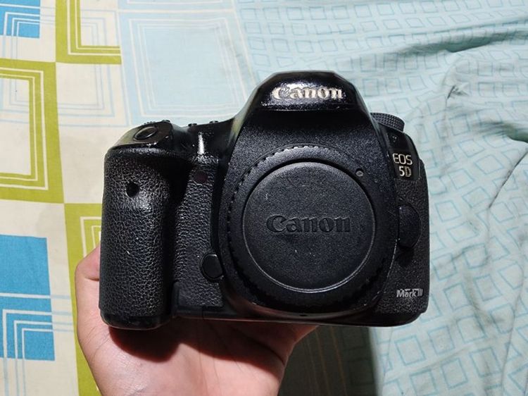 กล้อง DSLR Canon 5dmiii พร้อมเลนส์ แฟลช 10,500 บาท