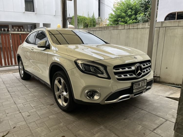 รถ Mercedes-Benz CLA-Class CLA200 สี ขาว