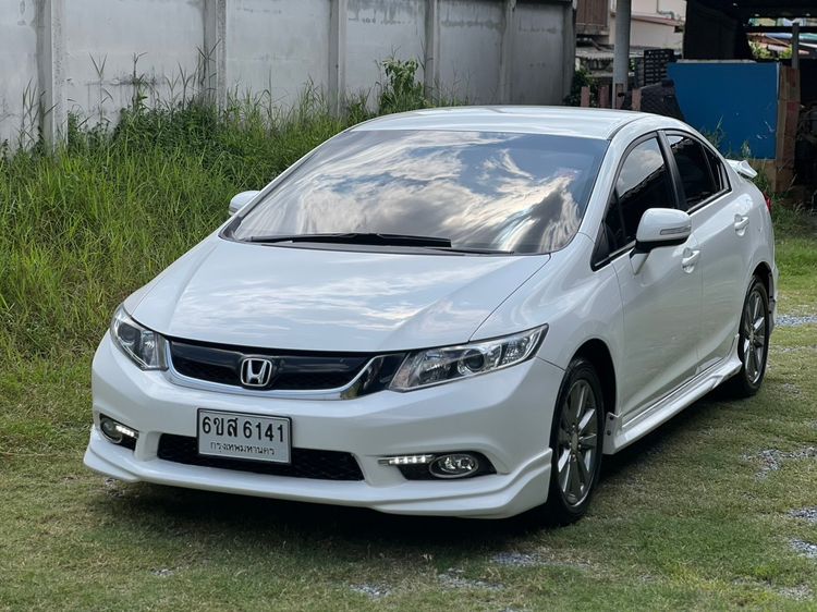 Honda Civic 2013 1.8 Modulo Sedan เบนซิน ไม่ติดแก๊ส เกียร์อัตโนมัติ ขาว รูปที่ 2