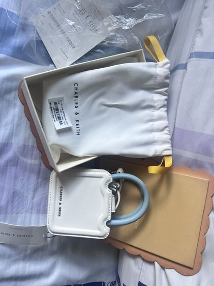 Charles & keithอุปกรณ์ครบมีกล่องสภาพใหม่ รุ่นลิมิเตด รูปที่ 3