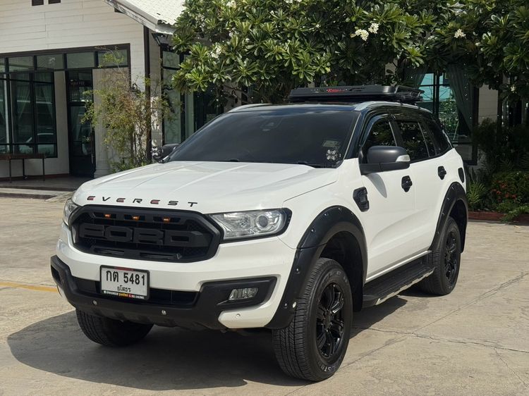 รถ Ford Everest 3.2 Titanium Plus 4WD สี ขาว