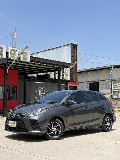 รถ Toyota Yaris 1.2 Sport สี เทา