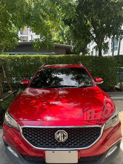 รถ MG ZS 1.5X+ Sunroof สี แดง