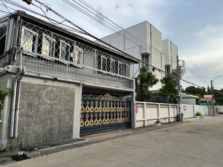 ให้เช่า บ้านเดี่ยว 2 ชั้นใกล้ห้างสรรพสินค้าเดอะไนน์พระราม 9เขตสวนหลวง รูปที่ 2
