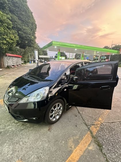 รถ Honda Jazz 1.5 S i-VTEC สี ดำ
