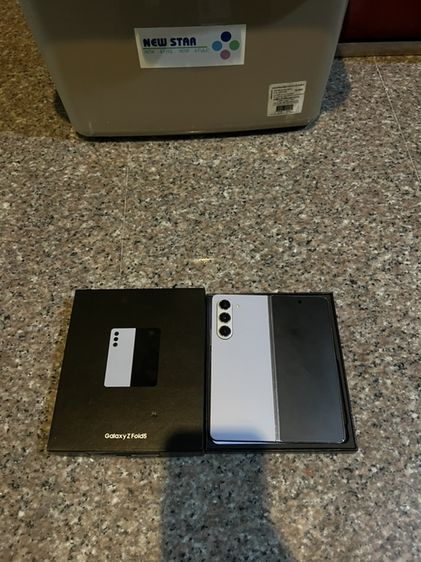 ขายSamsungFold5สีหายากice BlueและPhontom Black 256กิ๊กยกกล่องอุปกรยังไม่แกะจอสวยจอหางสุดกริปหายากมากสภาพนี้ใช้งานดีถูกมากกก รูปที่ 2