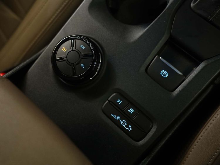 Ford Everest 2023 2.0 Bi-Turbo Titanium+ 4WD Utility-car ดีเซล ไม่ติดแก๊ส เกียร์อัตโนมัติ ดำ รูปที่ 3
