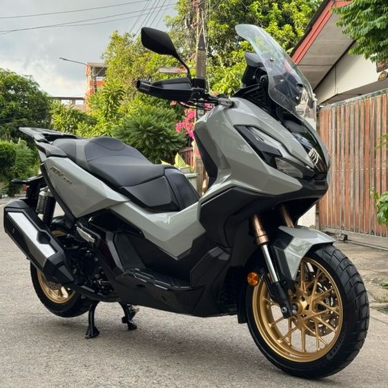 Honda New ADV350 TOP RS ล้อทอง โลโก้ทอง 2024 รูปที่ 2