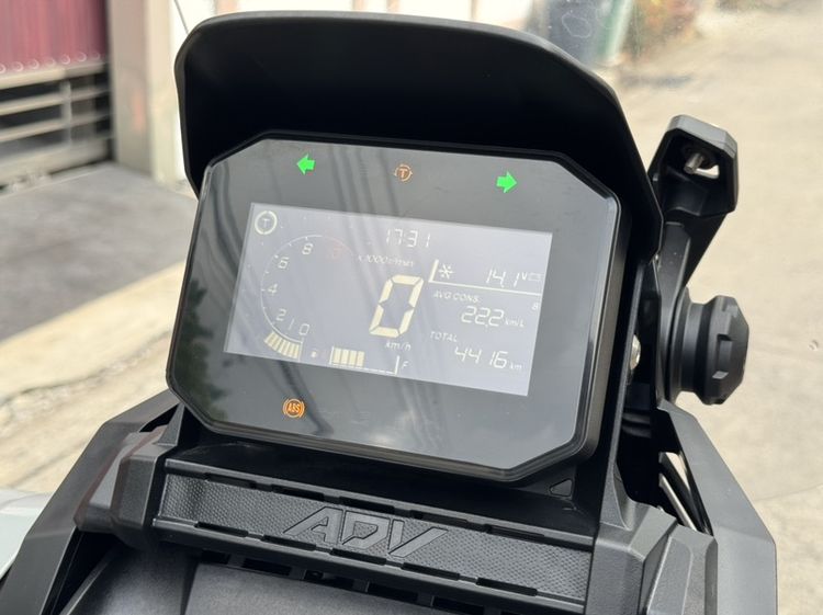 Honda New ADV350 TOP RS ล้อทอง โลโก้ทอง 2024 รูปที่ 4
