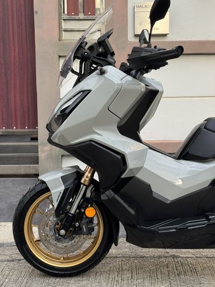Honda New ADV350 TOP RS ล้อทอง โลโก้ทอง 2024 รูปที่ 8