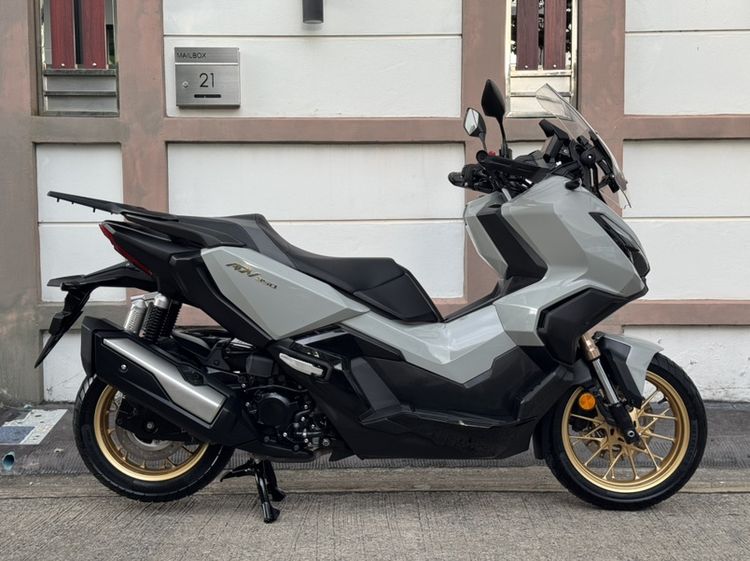 Honda New ADV350 TOP RS ล้อทอง โลโก้ทอง 2024 รูปที่ 5