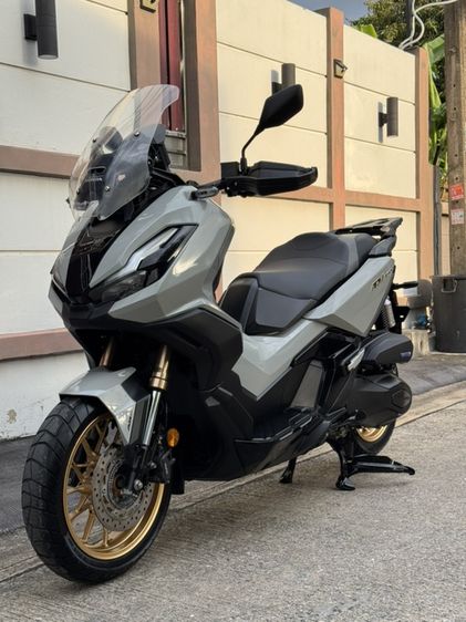 Honda New ADV350 TOP RS ล้อทอง โลโก้ทอง 2024 รูปที่ 9